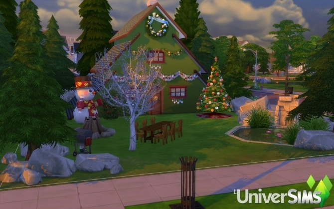 Sims 4 Christmas Tree house by Bouckie at L’UniverSims