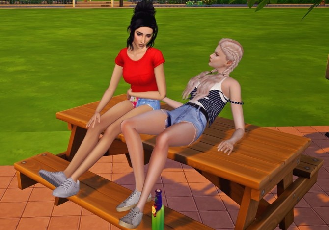 Sims 4 Picnic Table Chat Pose at Josie Simblr
