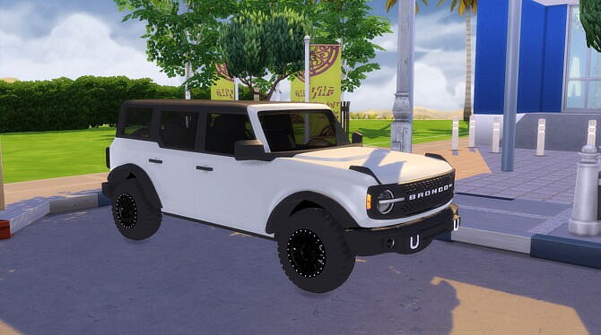 Sims 4 2021 Ford Bronco 4 doors at LorySims